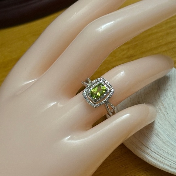 Radiant Cut Natural Peridot & Zircon Halo Ring Sterling Silver Size 7 - Picture 3 of 14